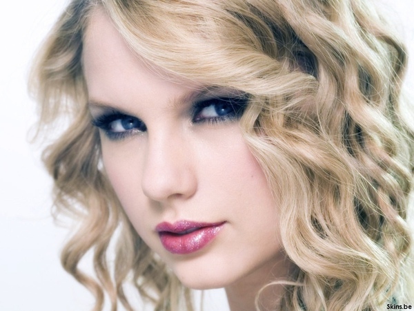 Lovely-Taylor-Wallpaper-taylor-swift-18343953-1024-768.jpg