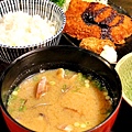 黃金傳說介紹必吃海鮮丼，福岡早餐必吃，九州自由行，福岡必吃，博多魚がし