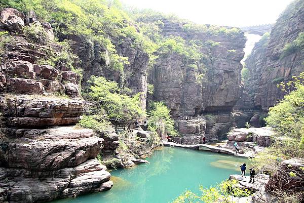 中華自媒體暨部落客協會、四大古都、河南、開封、洛陽、安陽、鄭州、龍門石窟、關林、白馬寺、牡丹苑、雲臺山、清明上河園、羑裏城遺址、殷墟、中國文字博物館、大相國寺、開封府、一帶一路、鄭歐貨運班列、修武臺灣農民創業園、信陽師院、尹全海教授、中原文化交流、河南采風團、自媒會、文化交流、黃帝故里拜祖大典、豫台經貿洽談會、