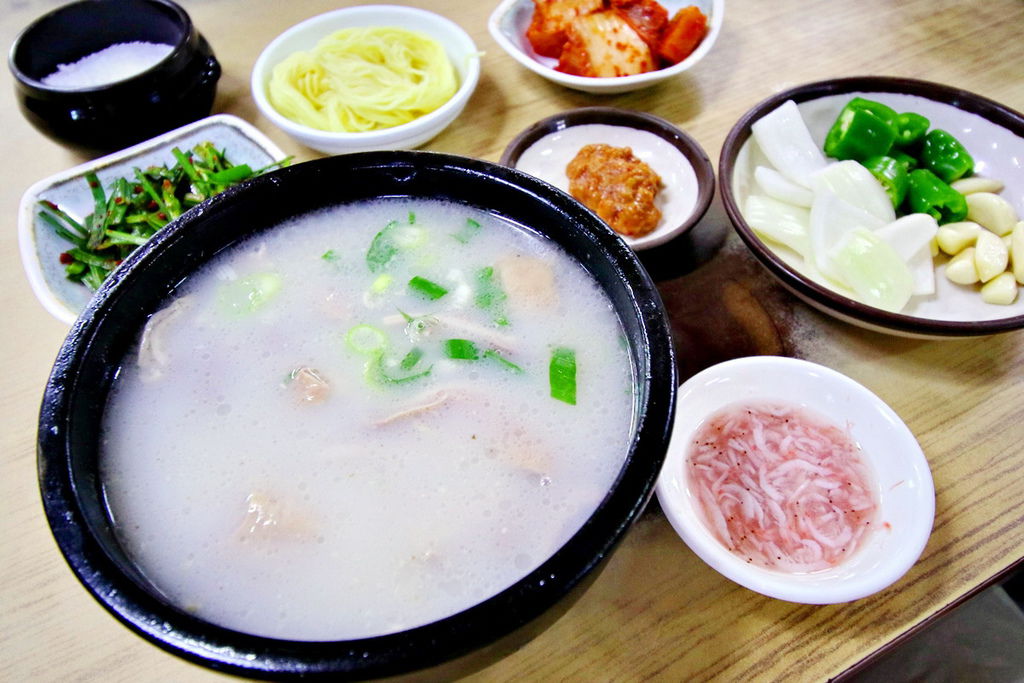 韓國釜山自由行,豬肉湯, 韓國釜山自由行,豬肉湯,