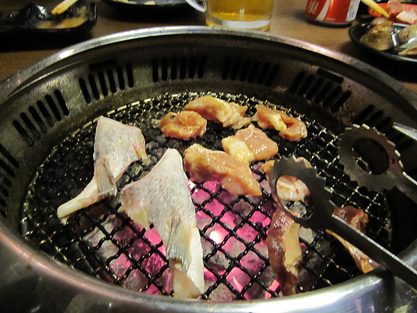 烤魚下巴、味噌雞腿肉、牛肋條