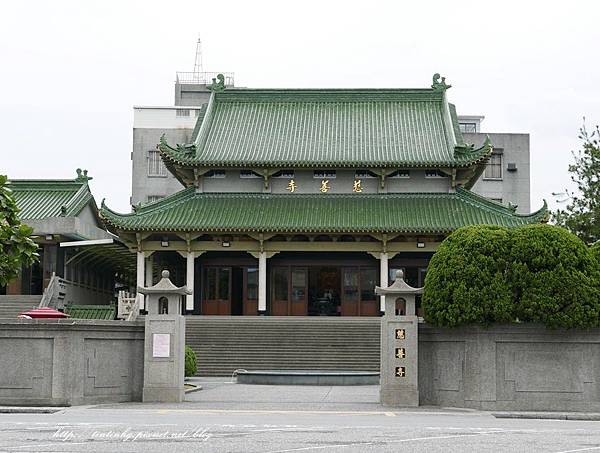 花蓮新火車站 花蓮文創園區 慈善寺 三木鐵店 寫 記憶 拍 生活 走 旅行 痞客邦