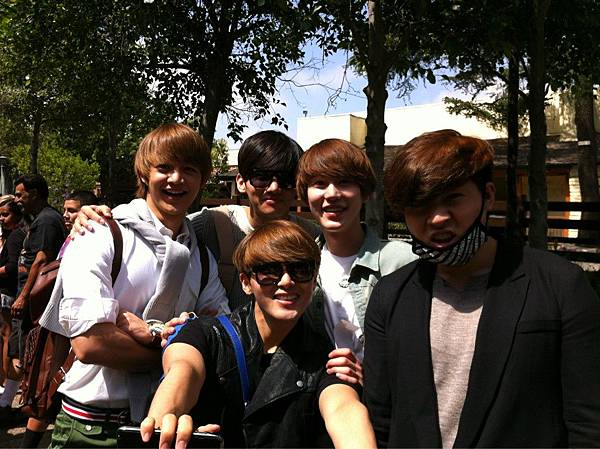 20120520 in LA (knott's Berry Farm) 20120520 in LA (knott's Berry Farm)