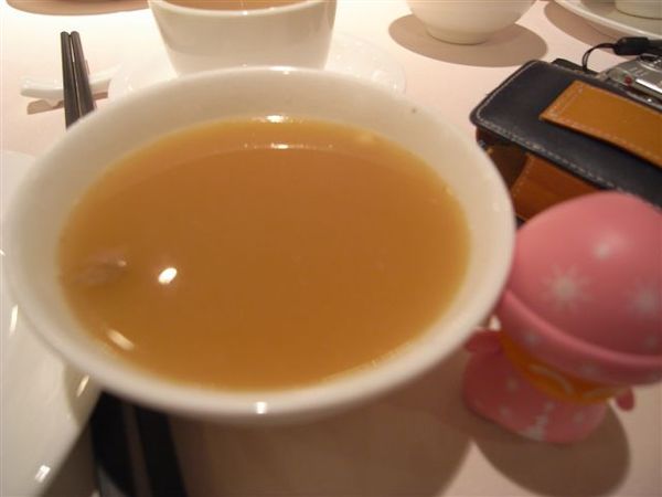 衡山小館-香港吃法.先喝例湯..很好喝..真的..
