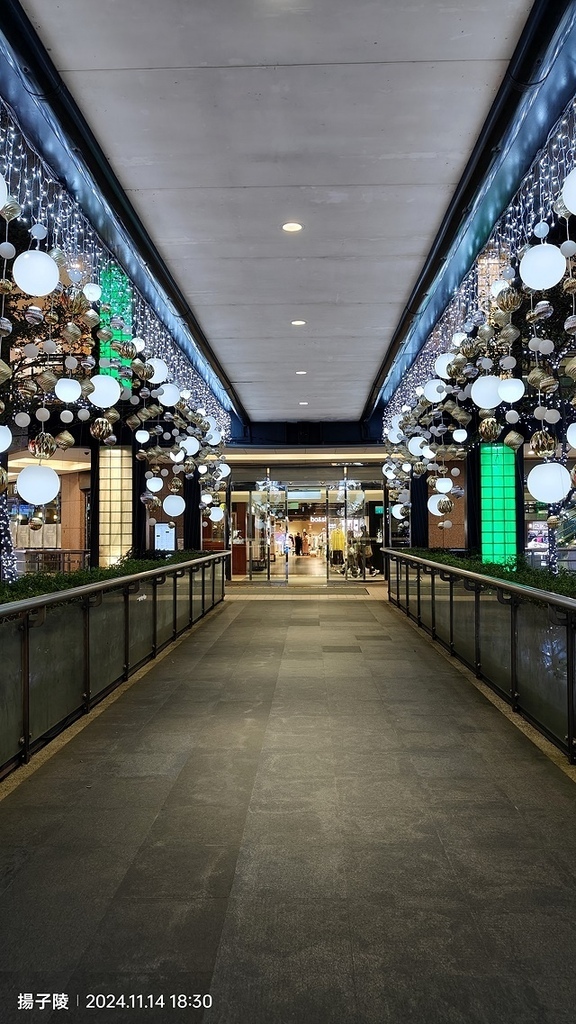 2024台北統一時代百貨｜愛‧Sharing聖誕樹🎄Purp