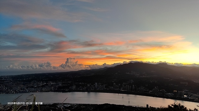 2025硬漢嶺登山記,楓櫃斗湖登山步道,日出與夕陽美景的完美 2025硬漢嶺登山記,楓櫃斗湖登山步道,日出與夕陽美景的完美