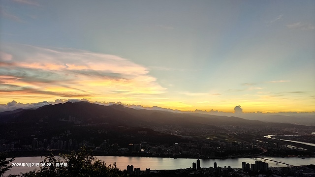 2025硬漢嶺登山記,楓櫃斗湖登山步道,日出與夕陽美景的完美 2025硬漢嶺登山記,楓櫃斗湖登山步道,日出與夕陽美景的完美