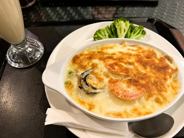 2025在地海味與文青風格的交會,二漁咖啡-鮮魚定食、中興文