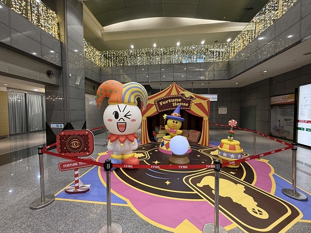 2025新北耶誕城夢幻開城🎄,一起走進馬戲嘉年華的奇幻世界, 2025新北耶誕城夢幻開城🎄,一起走進馬戲嘉年華的奇幻世界,