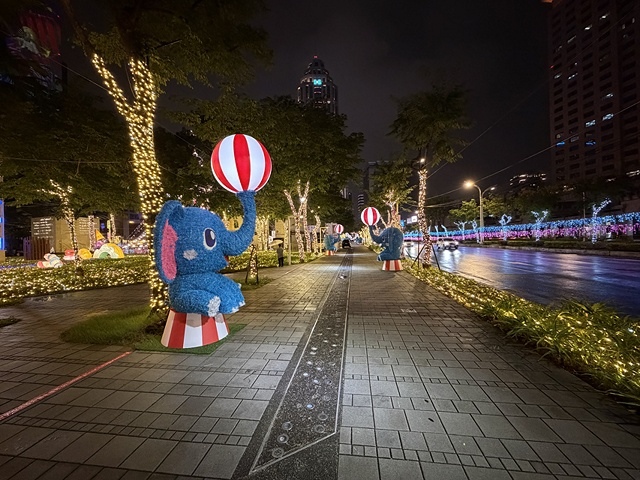 2025新北耶誕城夢幻開城🎄,一起走進馬戲嘉年華的奇幻世界, 2025新北耶誕城夢幻開城🎄,一起走進馬戲嘉年華的奇幻世界,