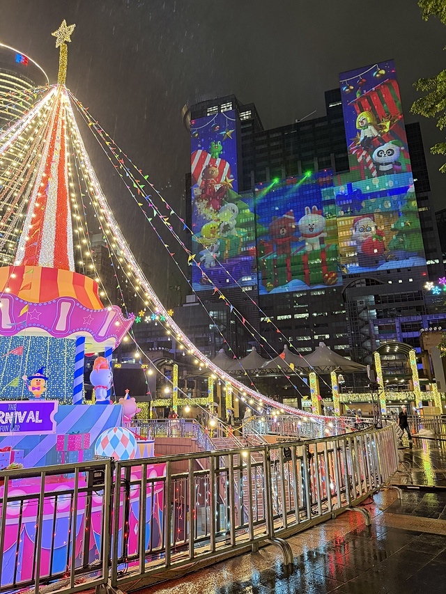 2025新北耶誕城夢幻開城🎄,一起走進馬戲嘉年華的奇幻世界, 2025新北耶誕城夢幻開城🎄,一起走進馬戲嘉年華的奇幻世界,