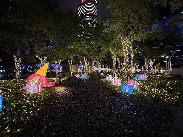 2025新北耶誕城夢幻開城🎄,一起走進馬戲嘉年華的奇幻世界, 2025新北耶誕城夢幻開城🎄,一起走進馬戲嘉年華的奇幻世界,