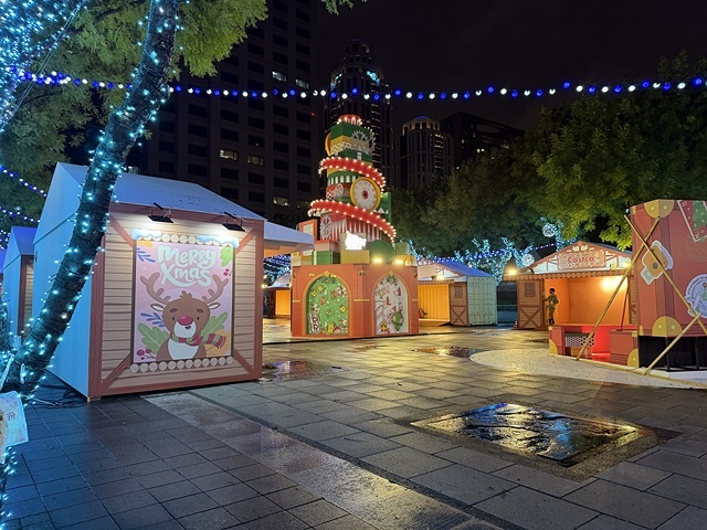 2025新北耶誕城夢幻開城🎄,一起走進馬戲嘉年華的奇幻世界, 2025新北耶誕城夢幻開城🎄,一起走進馬戲嘉年華的奇幻世界,