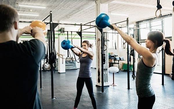 9-Kettlebell-Exercises-for-Everyone-752x472.jpg 9-Kettlebell-Exercises-for-Everyone-752x472.jpg