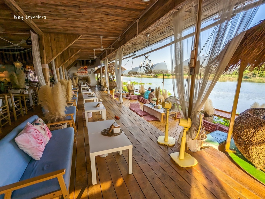 泰國佛統府：มองน้ำ'Cafe咖啡館，搭船才能到的河畔人