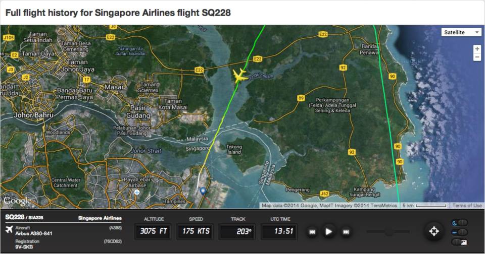 IMG_7213a Screen Shot 2014-07-11 at 3.29.30 pm 2351h Normal Final Approach Passing Tekong Heading 200 (2352h Gear Down).jpg