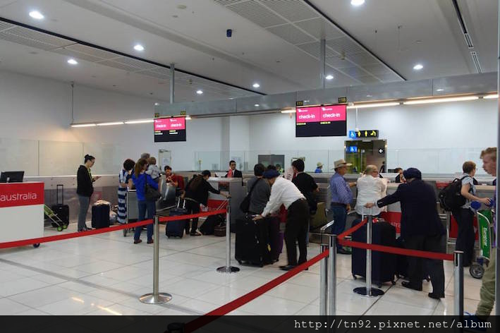 DSC01655b 0745h Check-In Counters