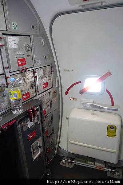 DSC01763 1018h Galley & Emergency Exit Door I