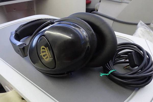  2159h DSC08012 Noise Cancelling Headphones (Not Good)
