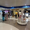 1532 DSC02993 Other Duty Free Shops.jpg