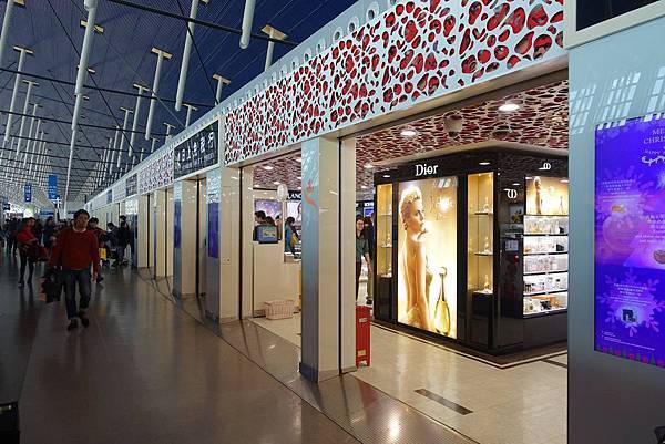 1256 DSC05220 Duty Free Shops.jpg