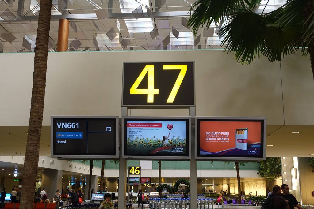 1531 DSC05556 Baggage Carousel.jpg