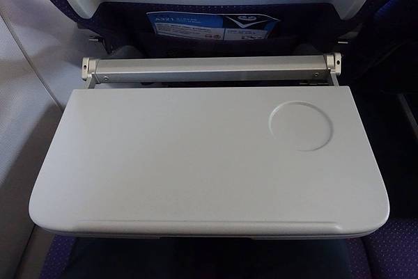 1215f DSC08213 Tray Table.jpg