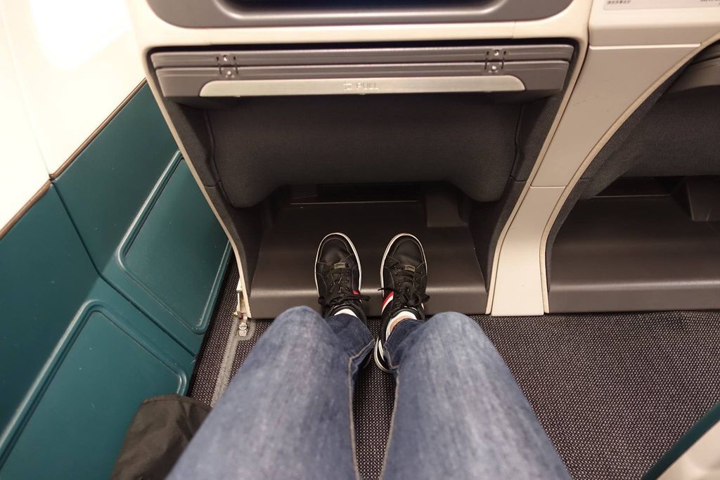 1832DSC09844 Legroom