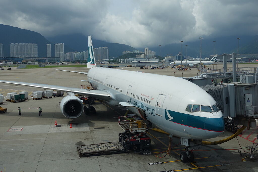 5 DSC06232 B-HNO B773 CX739 HKG-SIN.JPG