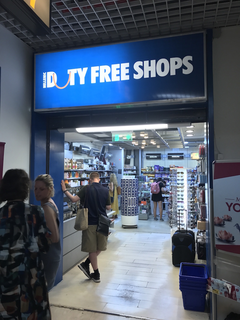 IMG_4109 2212h Duty Free Shop.jpg