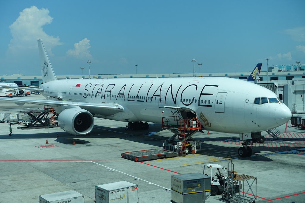 # COVER DSC02226 9V-SYL FFL May 2005 Repainted to Star A Livery Since Aug 2012.jpg