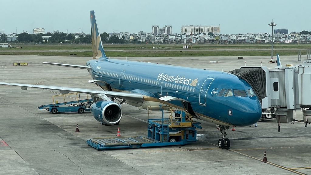 [分享] 越南航空 VN657 SGN-SIN 越航A321經濟艙
