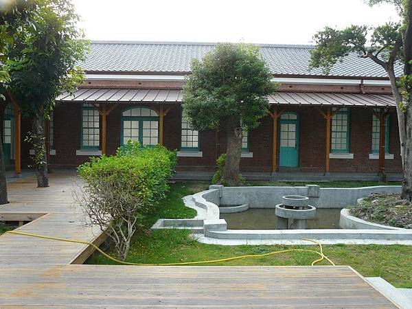原臺灣總督府專賣局臺南出張所東側景觀.jpg 原臺灣總督府專賣局臺南出張所東側景觀.jpg