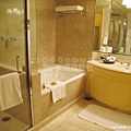 在東京內的飯店很少有這般寬敞的浴室