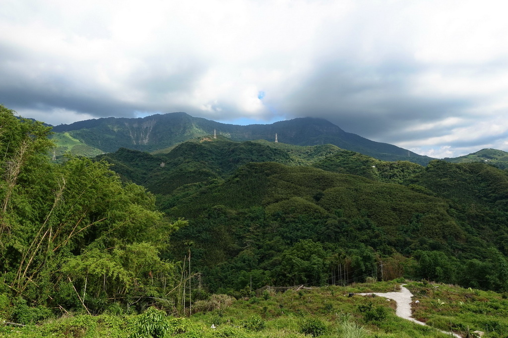 三腳南山、白馬亭、阿婆彎、大埔湖濱公園