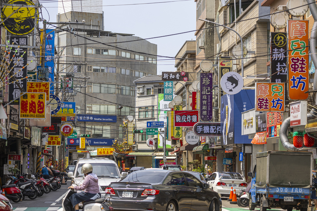 中正東路商圈.jpg 中正東路商圈.jpg