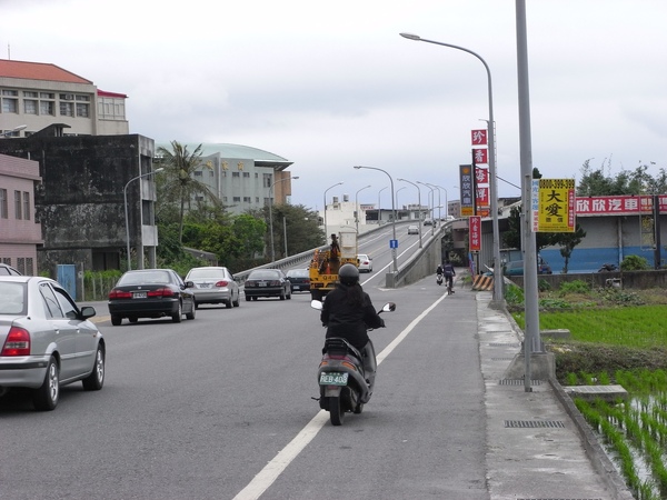 頭城的陸橋.JPG