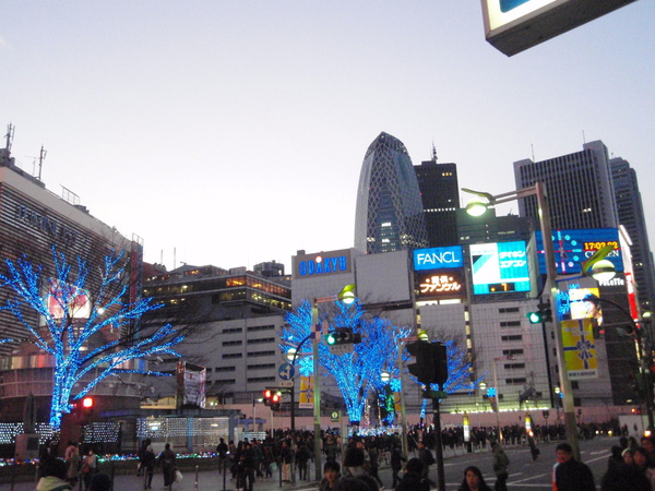 新宿東口