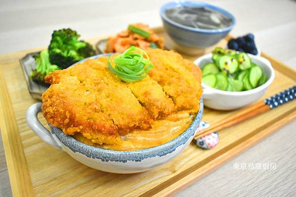 日式家常晚餐．滑蛋豬排丼定食