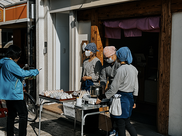 感受西荻在地生活風格——神明通朝市