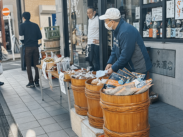 感受西荻在地生活風格——神明通朝市