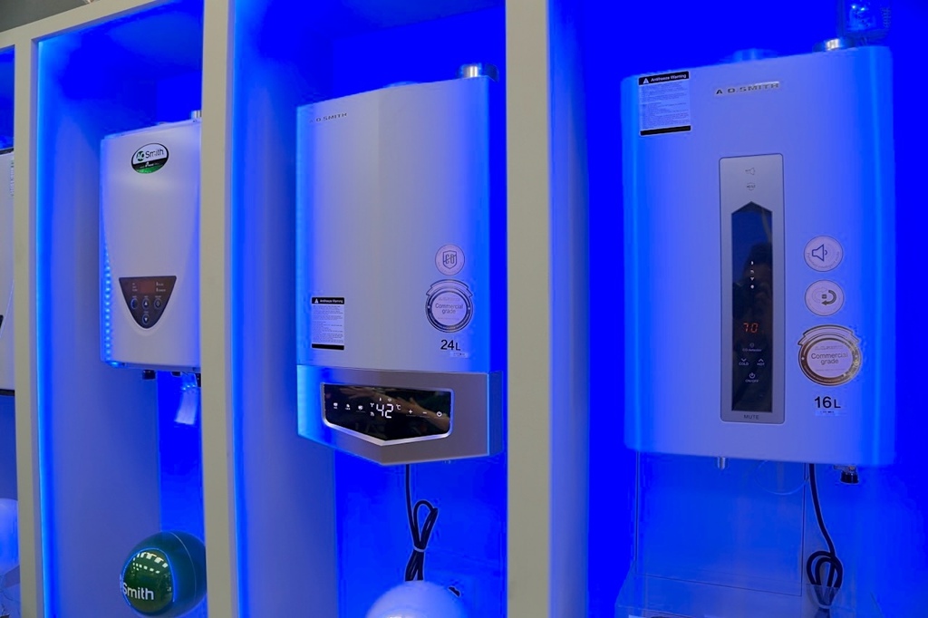 熱水器推薦》安全標配一氧化碳偵測器的精鋼系列瓦斯熱水器 A.