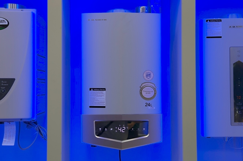 熱水器推薦》安全標配一氧化碳偵測器的精鋼系列瓦斯熱水器 A.