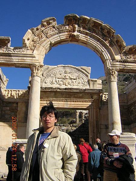 艾菲索斯城--哈德良神殿 (Temple of Hadrian)