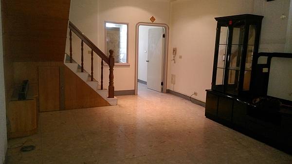 小徐誠心推薦 台中大雅透天別墅出售近雅潭路 4房近市區傳統格局加建滿 歡迎鑑賞 請電 徐胤隴 東森房屋大雅中清店 專營本區 房屋土地買賣 期待有機會能為您服務