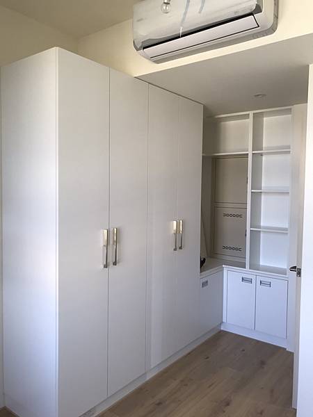 台中系統櫃設計推薦-衣櫃收納技巧大公開!從設計下手解決萬年收 台中系統櫃設計推薦-衣櫃收納技巧大公開!從設計下手解決萬年收