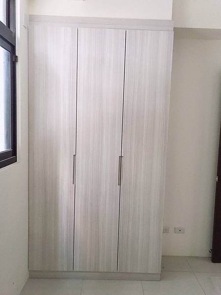 台中系統櫃設計推薦-衣櫃收納技巧大公開!從設計下手解決萬年收 台中系統櫃設計推薦-衣櫃收納技巧大公開!從設計下手解決萬年收