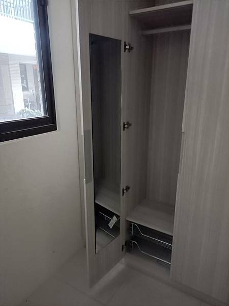 台中系統櫃設計推薦-衣櫃收納技巧大公開!從設計下手解決萬年收 台中系統櫃設計推薦-衣櫃收納技巧大公開!從設計下手解決萬年收