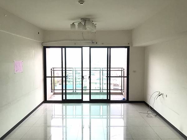 台中系統櫃設計推薦 - 簡約現代風格 神秘的高級黑+木紋搭配