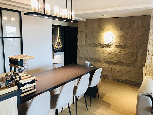 台中系統櫃設計推薦 - 簡約現代風格 神秘的高級黑+木紋搭配